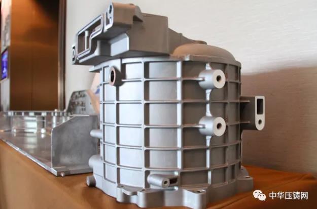 廣東鴻特?cái)y蓄電池前后側(cè)板結(jié)構(gòu)件及NDE電機(jī)外殼壓鑄件亮相采購會(huì)！